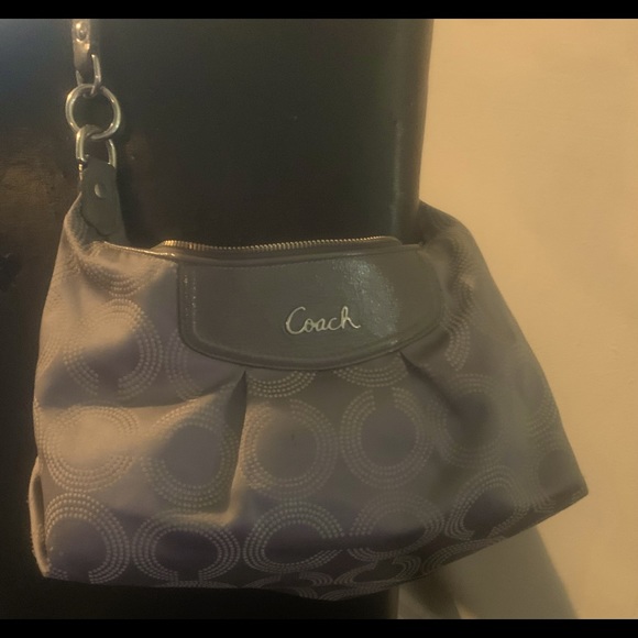 Coach Ashley Signature Purse, comes with extra strap and coin purse. - Picture 1 of 4